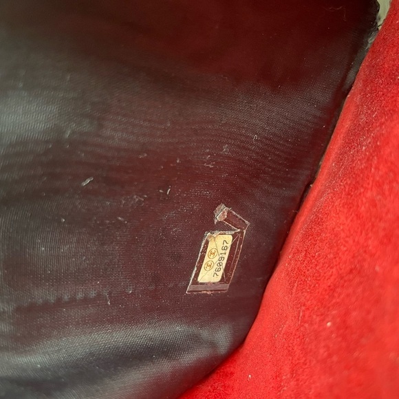 Chanel Leather Chocolate Bar Quilted Tri-Fold Wallet Black - Picture 4 of 12